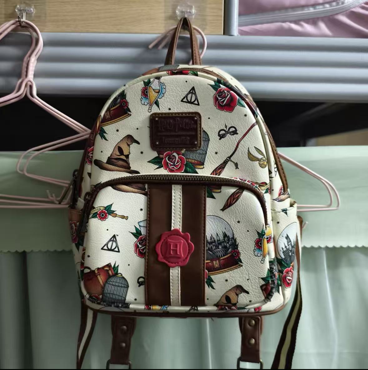 Mochila Loungefly com duas alç - Women Bags Collection avaliação e preço